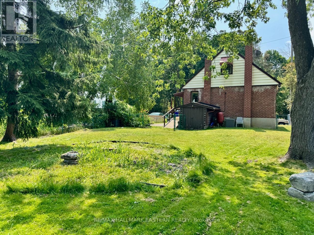 232 Munroe Avenue, Peterborough East (Central), Ontario  K9H 1H8 - Photo 4 - X12265019