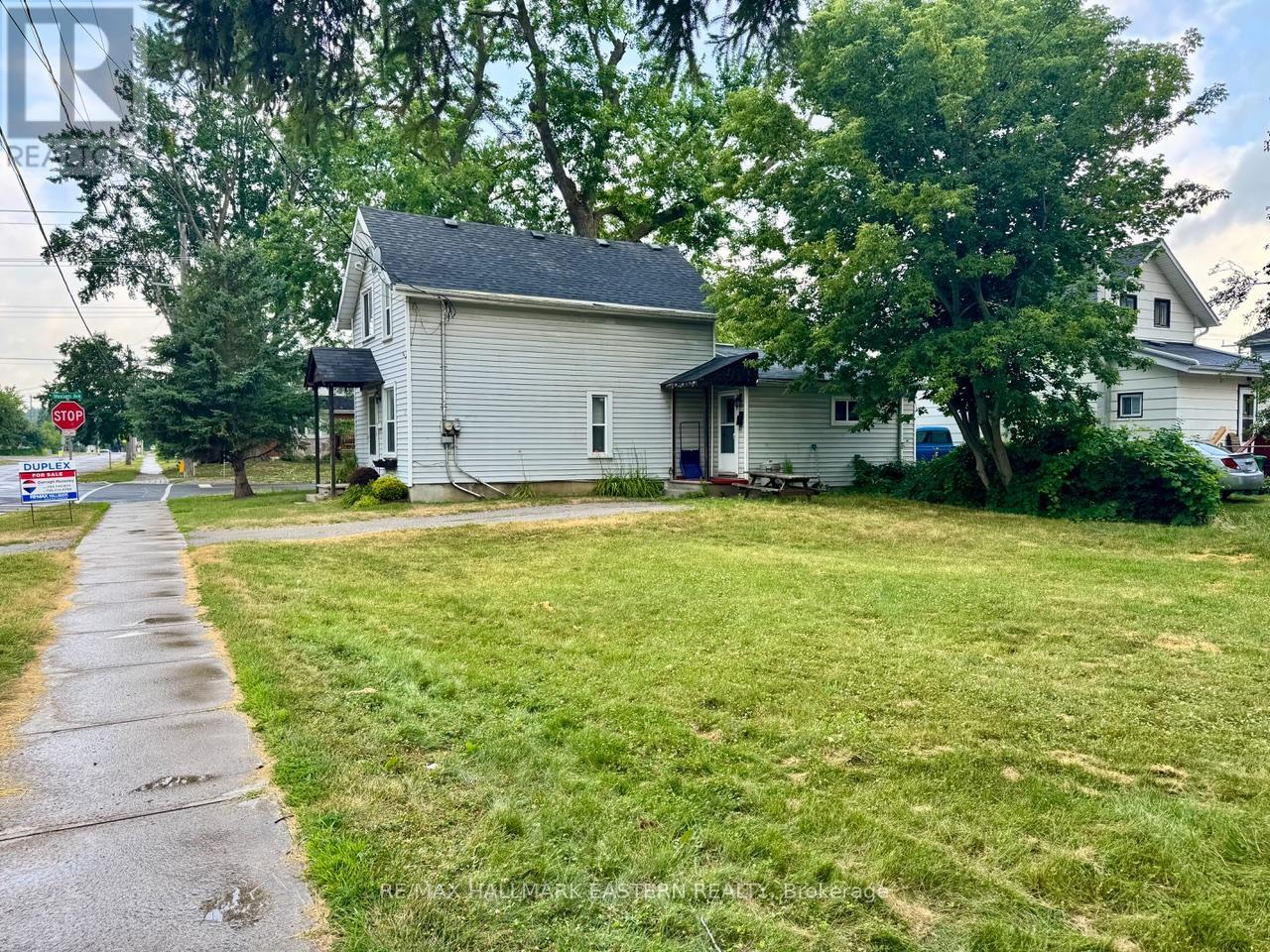 822 St. Mary's Street, Peterborough Central (South), Ontario  K9J 4H3 - Photo 15 - X12265198