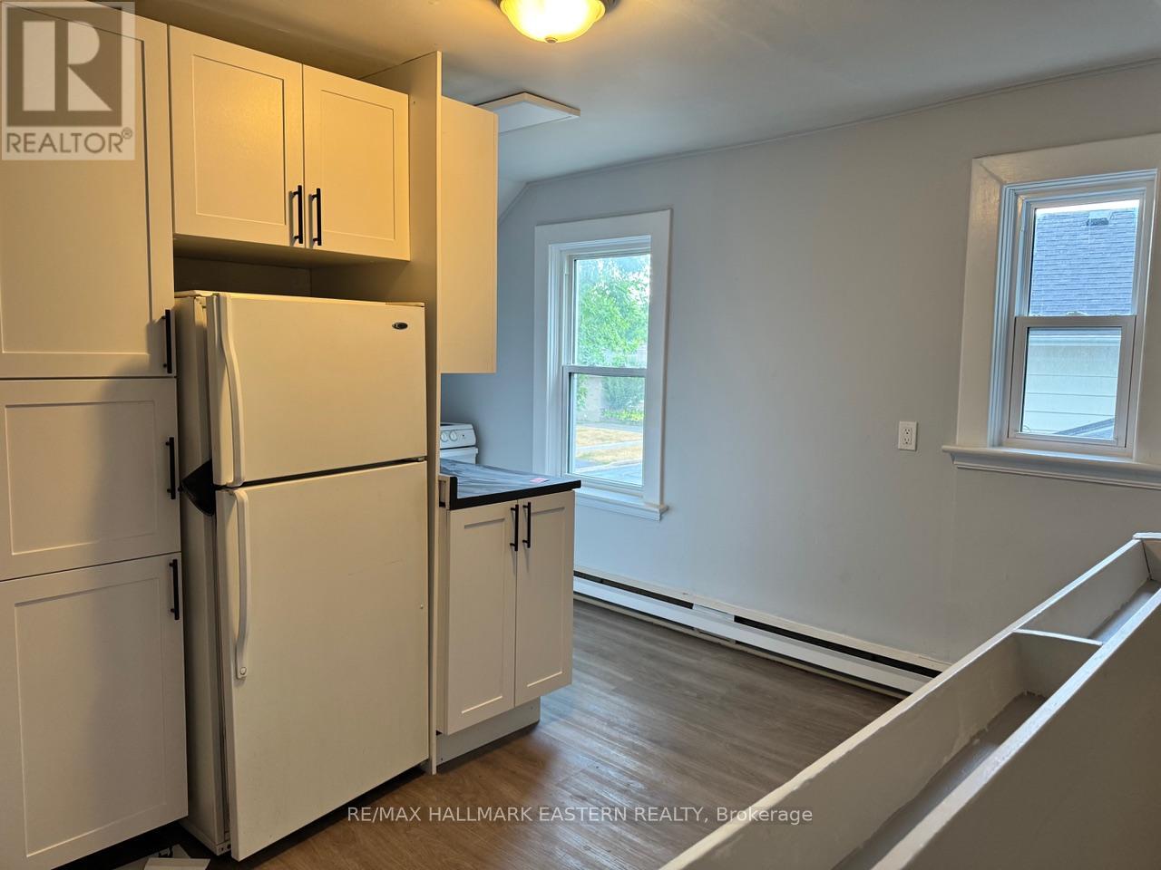 822 St. Mary's Street, Peterborough Central (South), Ontario  K9J 4H3 - Photo 18 - X12265198