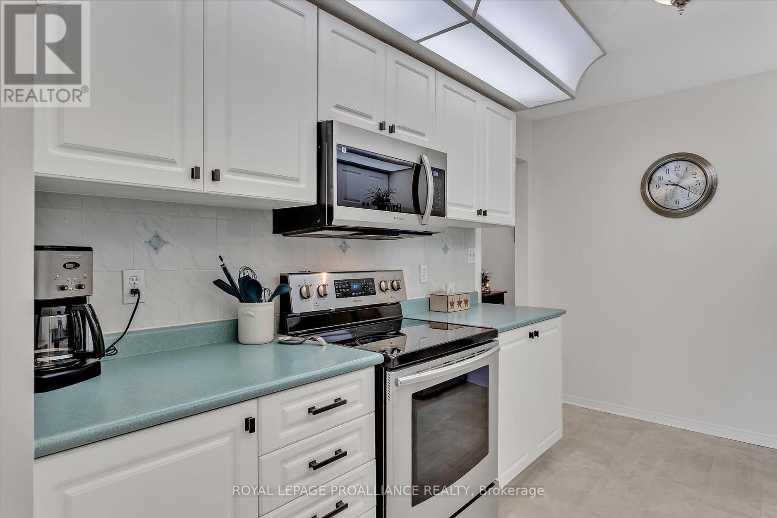 1269 Eagle Crescent, Peterborough West (North), Ontario  K9K 2K6 - Photo 9 - X12265282