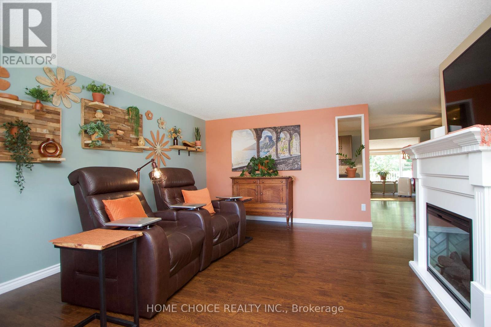 10 Eastbank Road, Clarington (Newcastle), Ontario  L1B 1A4 - Photo 5 - E12265210