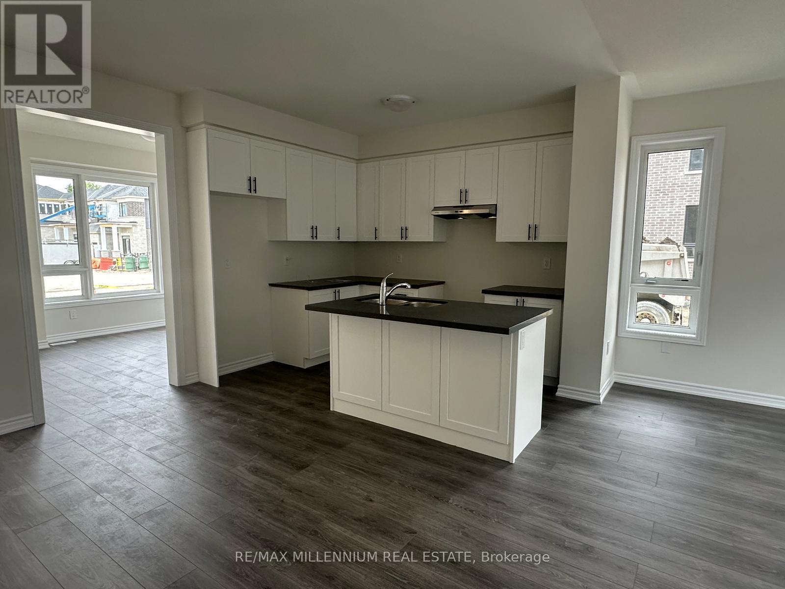 160 Alcorn Drive, Kawartha Lakes (Lindsay), Ontario  K9V 5V5 - Photo 5 - X12265781