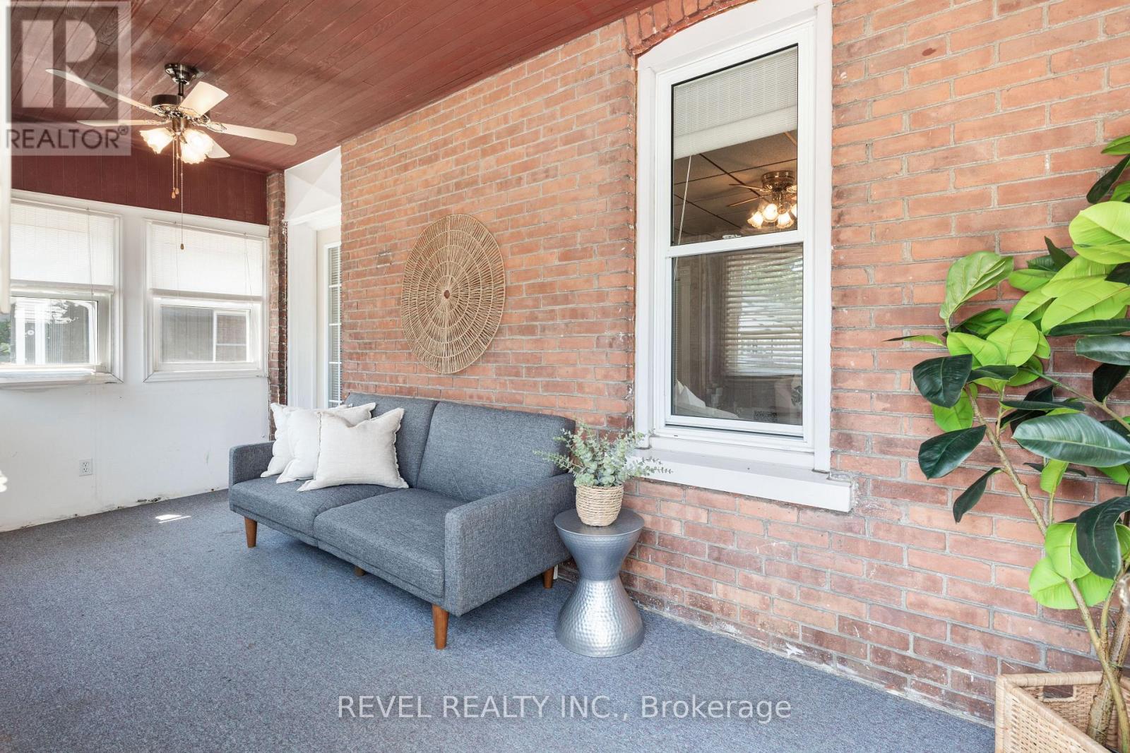 60 Elgin Street, Kawartha Lakes (Lindsay), Ontario  K9V 3W5 - Photo 5 - X12266558