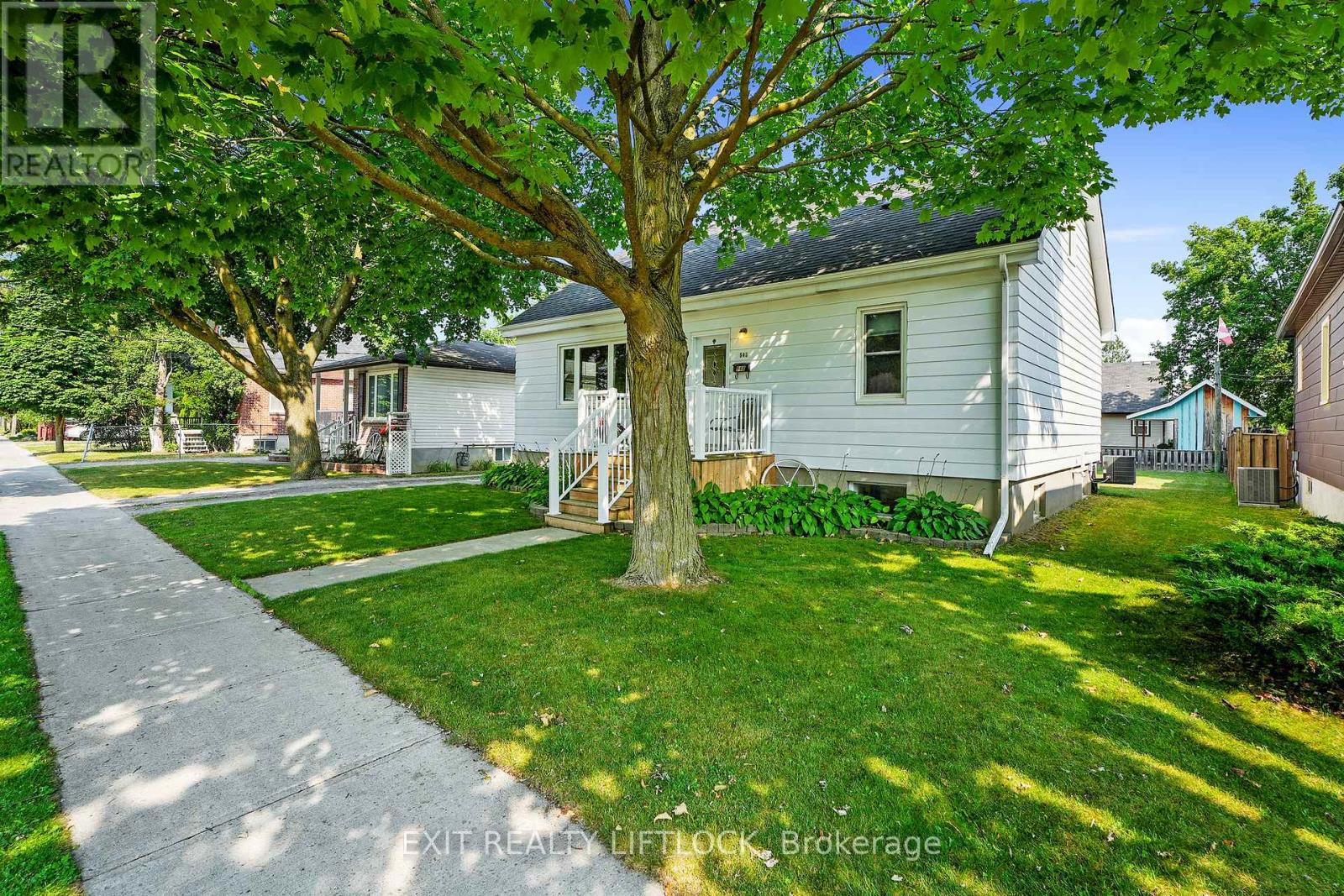 548 King George Street, Peterborough South (West), Ontario  K9J 1S4 - Photo 2 - X12266628