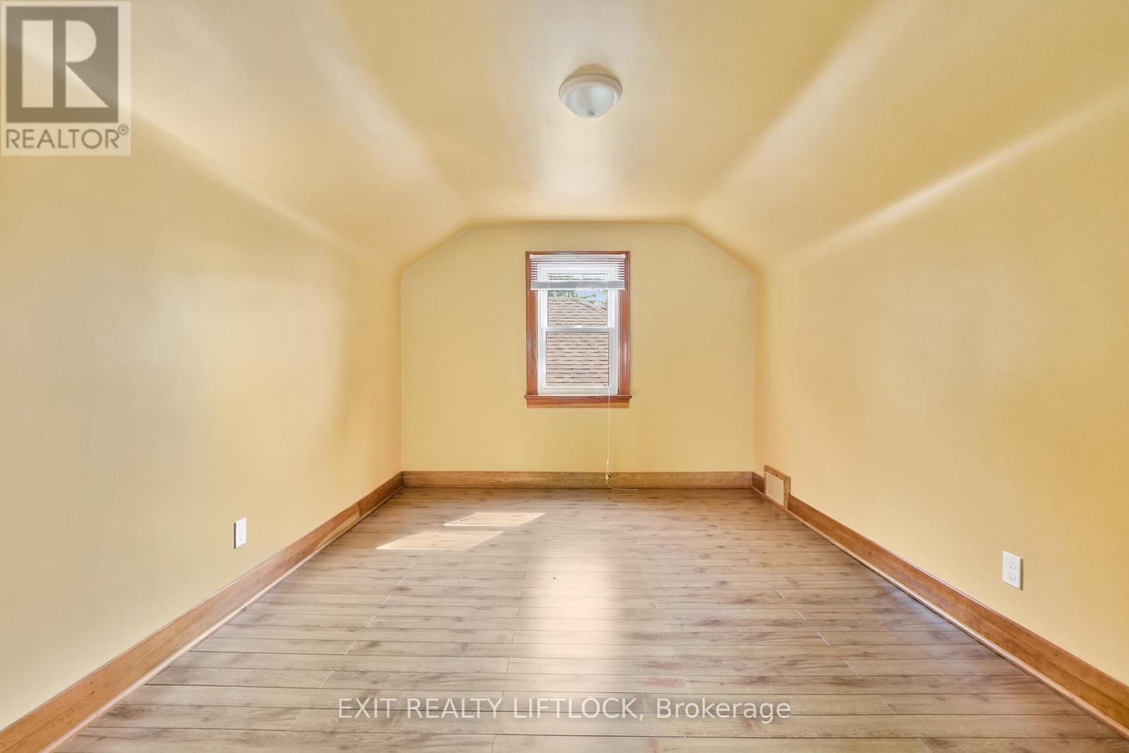 548 King George Street, Peterborough South (West), Ontario  K9J 1S4 - Photo 21 - X12266628