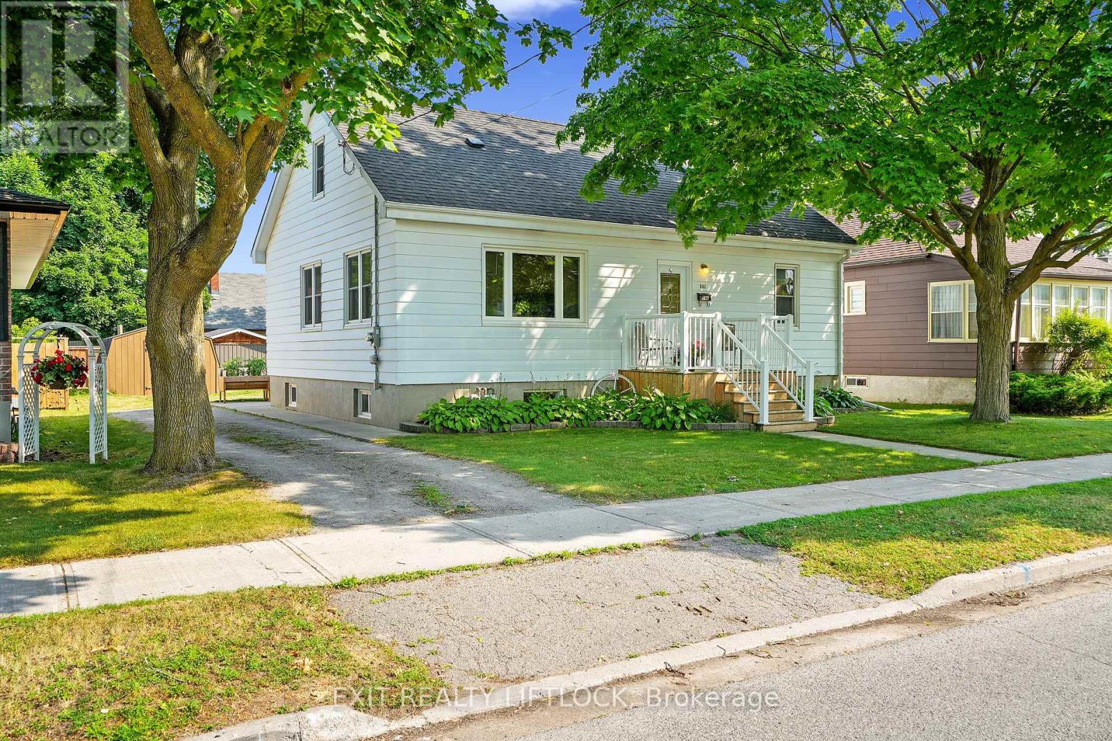 548 King George Street, Peterborough South (West), Ontario  K9J 1S4 - Photo 3 - X12266628