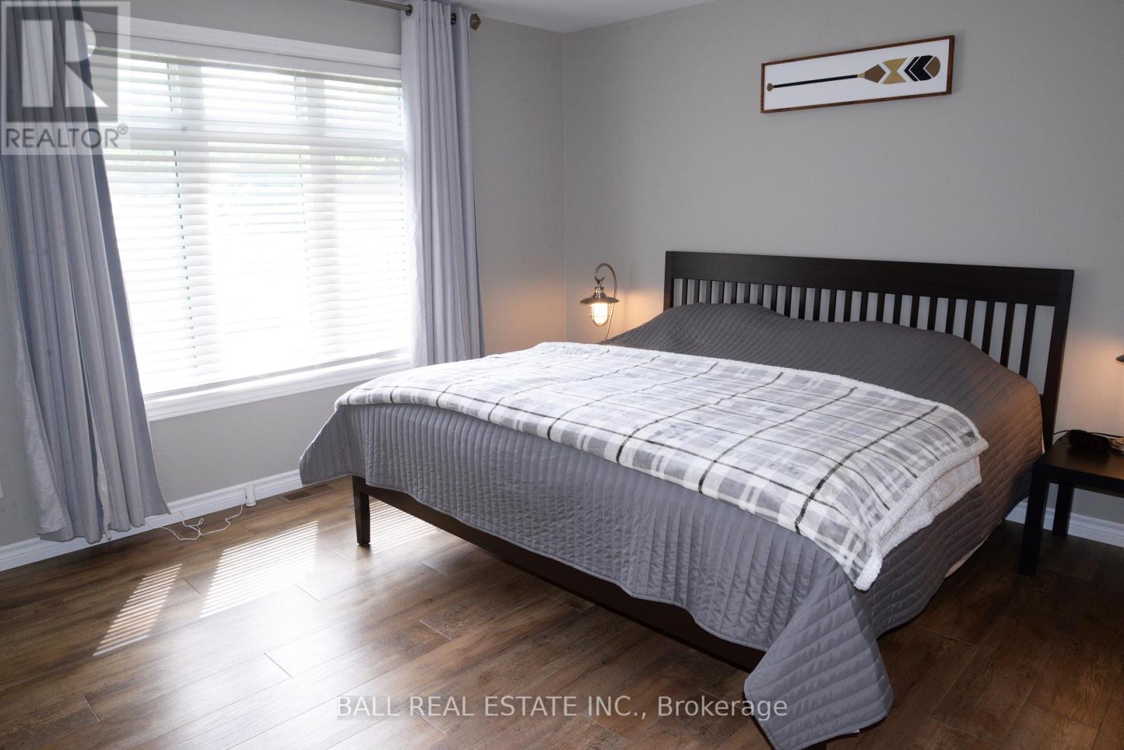 405 Philrick Drive, Trent Lakes, Ontario  K0L 1J0 - Photo 11 - X12266733