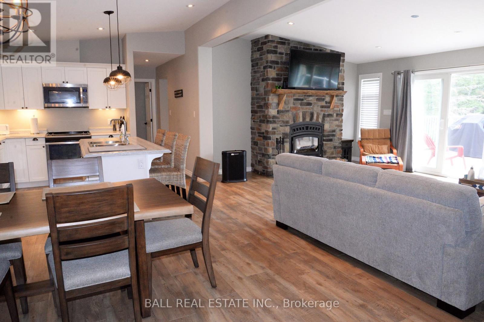 405 Philrick Drive, Trent Lakes, Ontario  K0L 1J0 - Photo 4 - X12266733