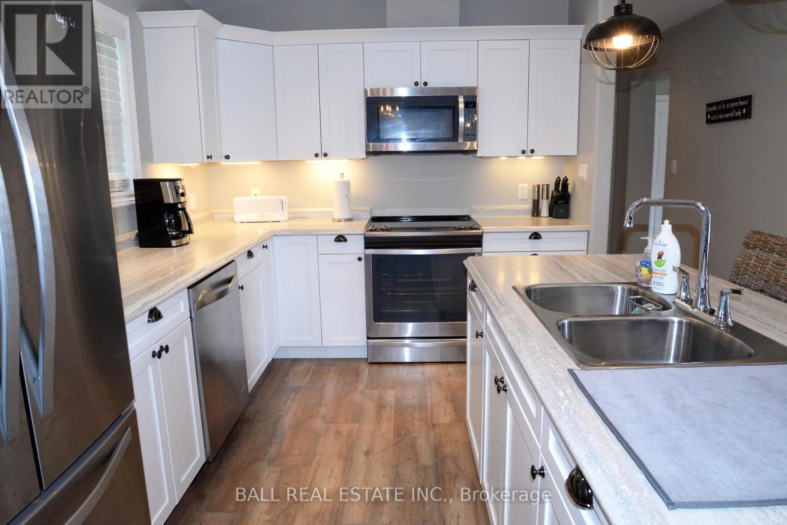 405 Philrick Drive, Trent Lakes, Ontario  K0L 1J0 - Photo 7 - X12266733