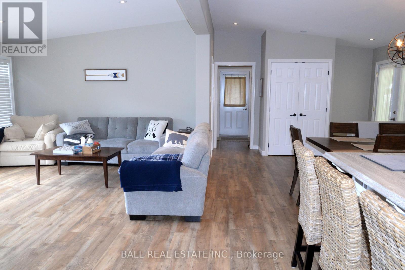 405 Philrick Drive, Trent Lakes, Ontario  K0L 1J0 - Photo 9 - X12266733