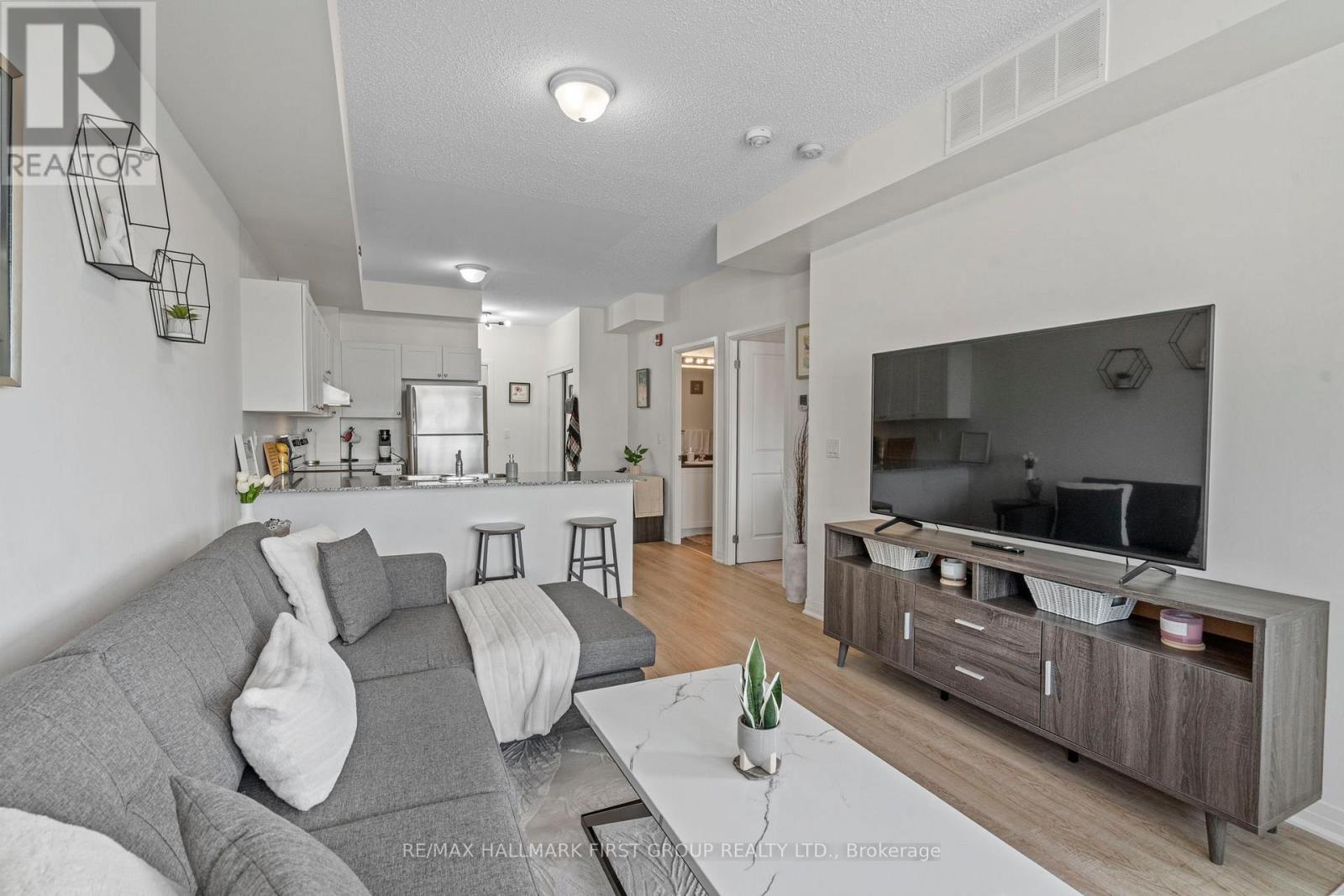201 - 70 Shipway Avenue, Clarington (Newcastle), Ontario  L1B 0V7 - Photo 3 - E12266800