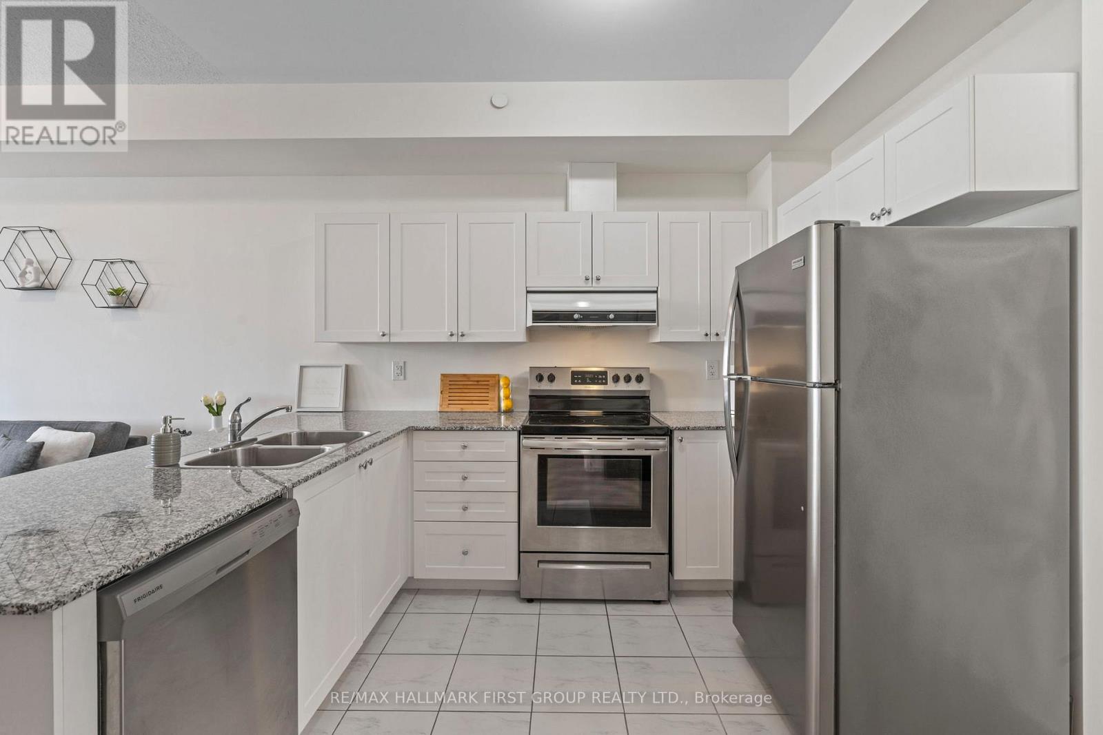 201 - 70 Shipway Avenue, Clarington (Newcastle), Ontario  L1B 0V7 - Photo 5 - E12266800