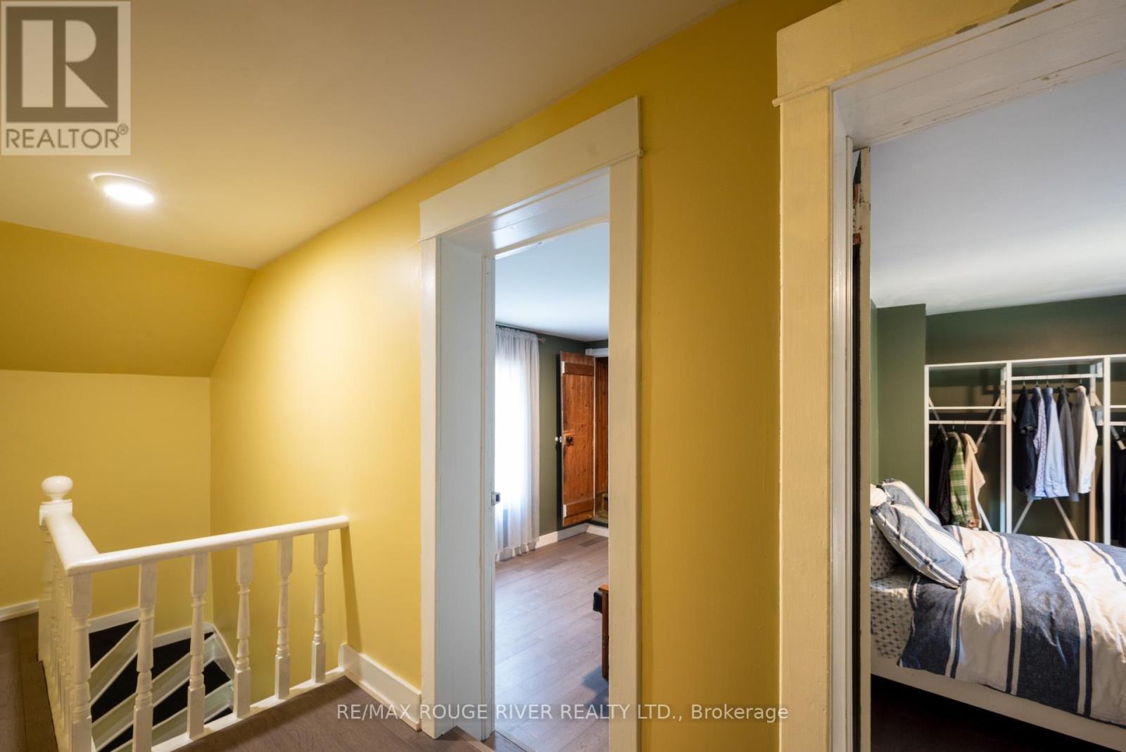 469 Hopkins Avenue, Peterborough Central (Old West End), Ontario  K9H 2R9 - Photo 19 - X12266950