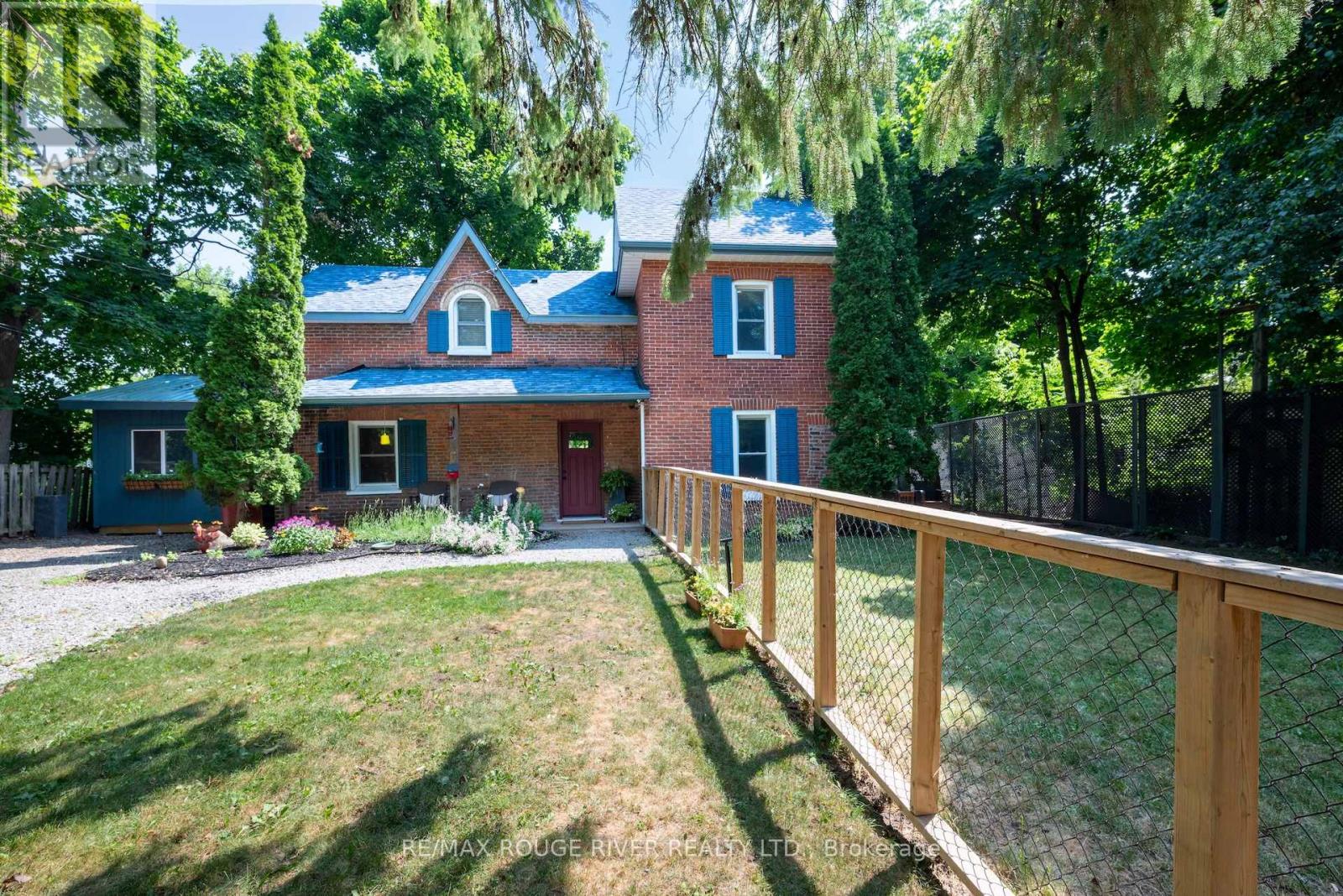 469 Hopkins Avenue, Peterborough Central (Old West End), Ontario  K9H 2R9 - Photo 2 - X12266950
