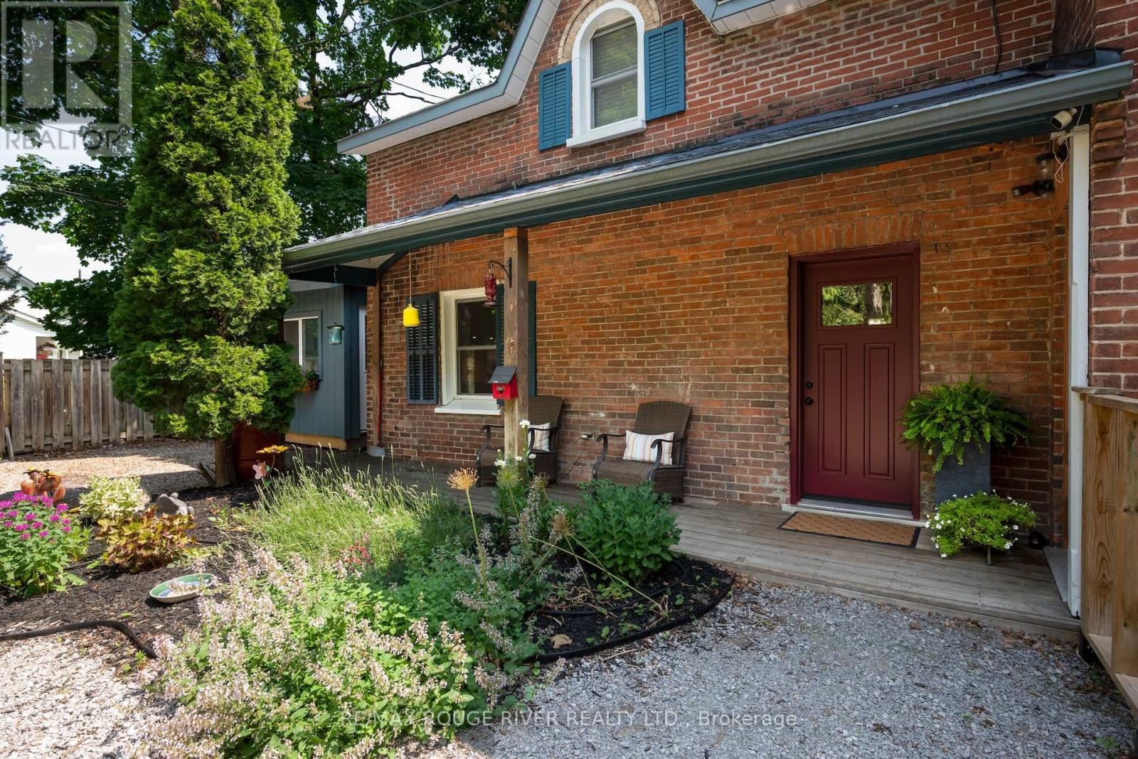 469 Hopkins Avenue, Peterborough Central (Old West End), Ontario  K9H 2R9 - Photo 4 - X12266950