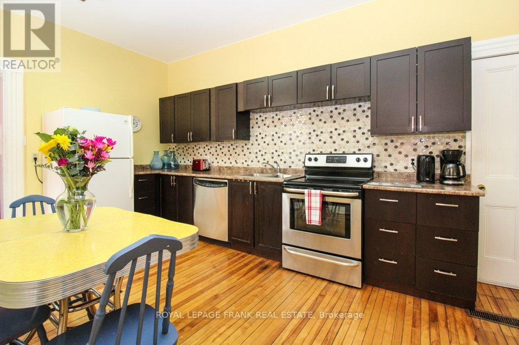 210 Mcdonnel Street, Peterborough Central (North), Ontario  K9H 2V9 - Photo 17 - X12266974
