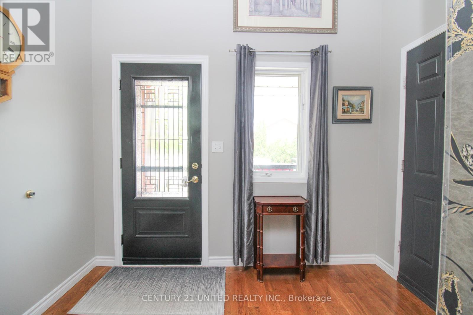 1360 Lillico Crescent, Peterborough West (North), Ontario  K9K 2K9 - Photo 9 - X12267180