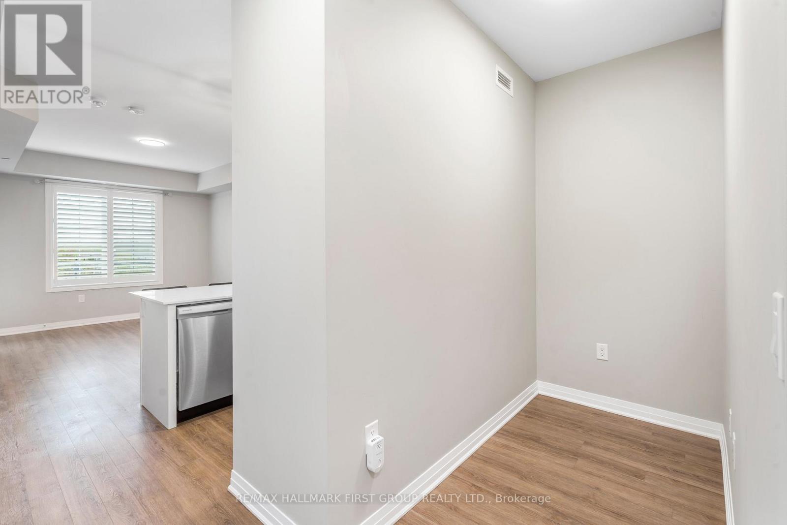 315 - 65 Shipway Avenue, Clarington (Newcastle), Ontario  L1B 0W2 - Photo 4 - E12266994