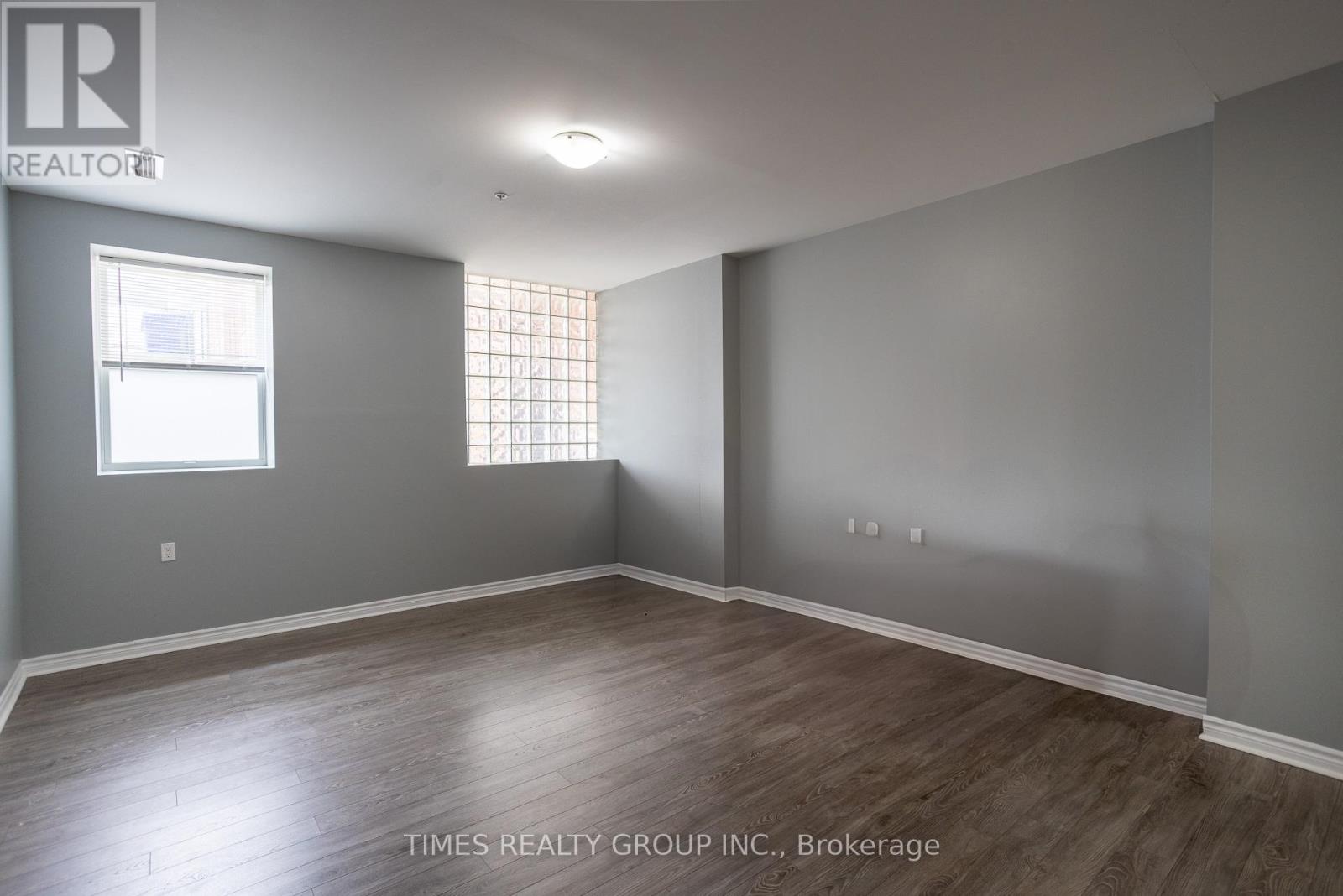 105 - 384 Rogers Street, Peterborough East (Central), Ontario  K9H 7B6 - Photo 5 - X12266968
