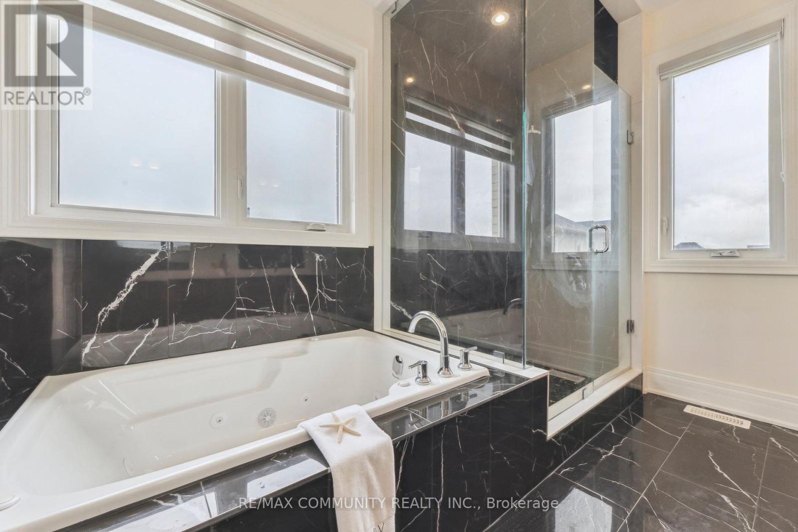 15 Golden Meadows Drive, Otonabee-South Monaghan, Ontario  K9J 0H6 - Photo 34 - X12266979