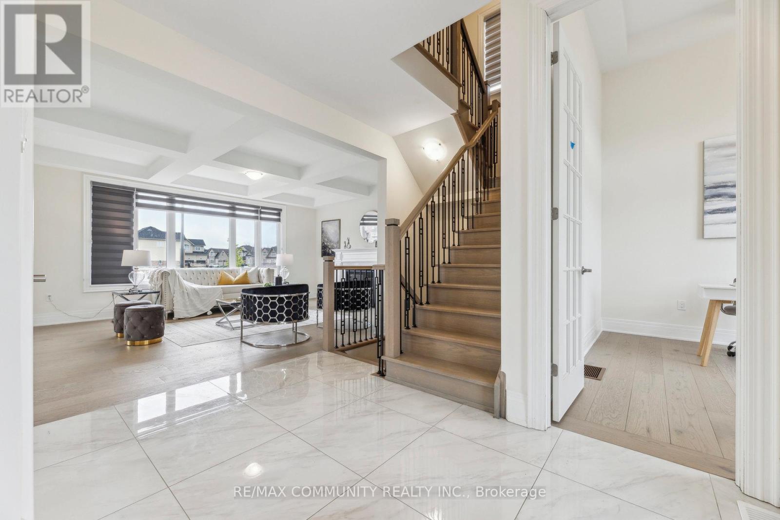 15 Golden Meadows Drive, Otonabee-South Monaghan, Ontario  K9J 0H6 - Photo 6 - X12266979