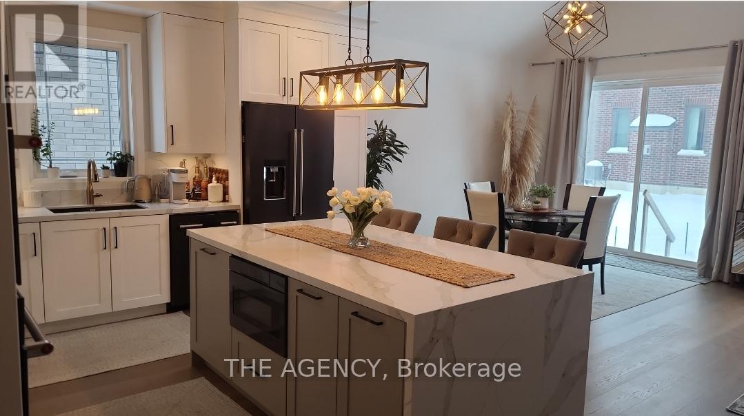 425 Melling Avenue, Peterborough North (North), Ontario  K9H 0J2 - Photo 12 - X12267299