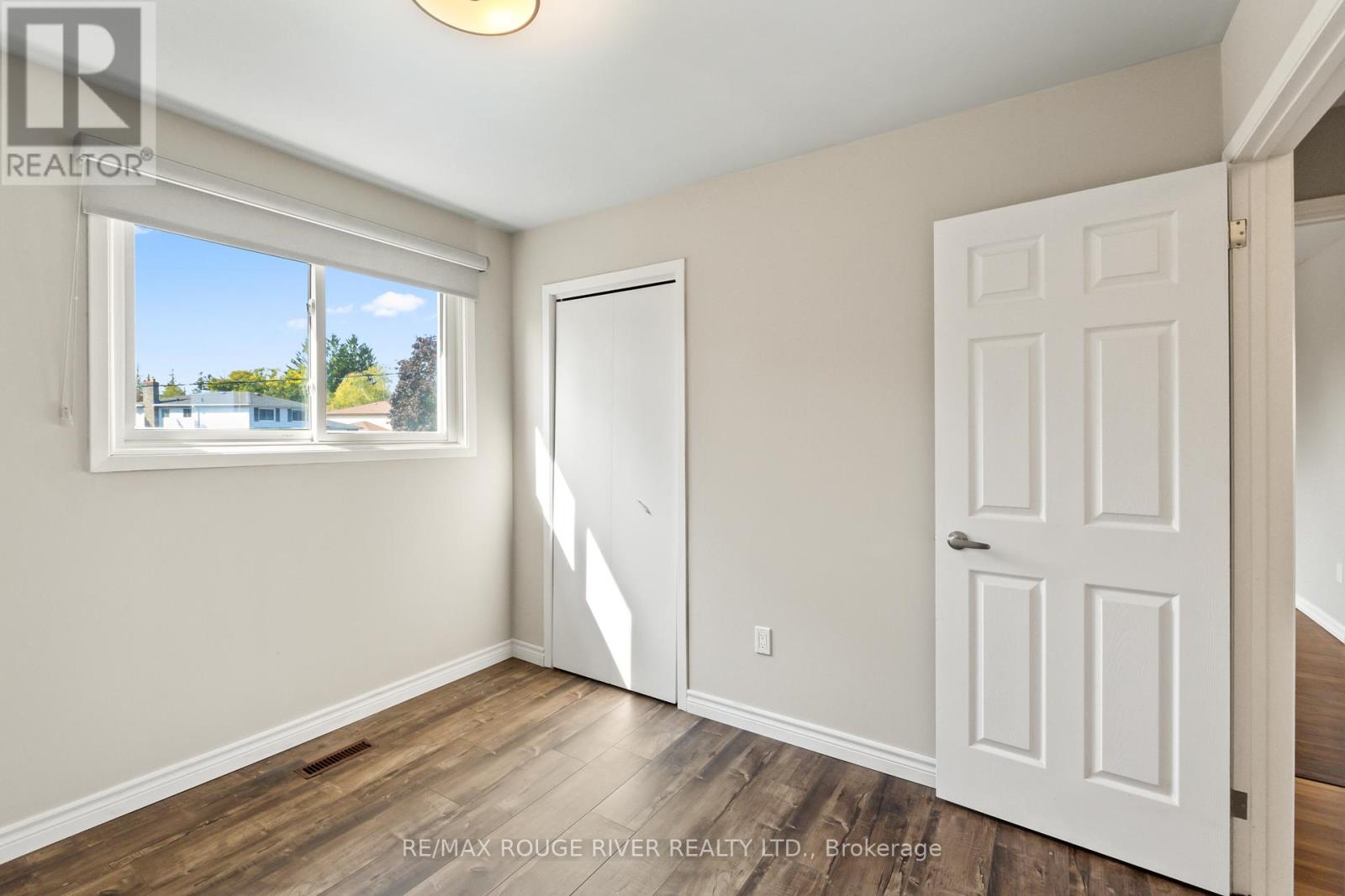 1 Applewood Crescent, Kawartha Lakes (Lindsay), Ontario  K9V 4W7 - Photo 22 - X12267718