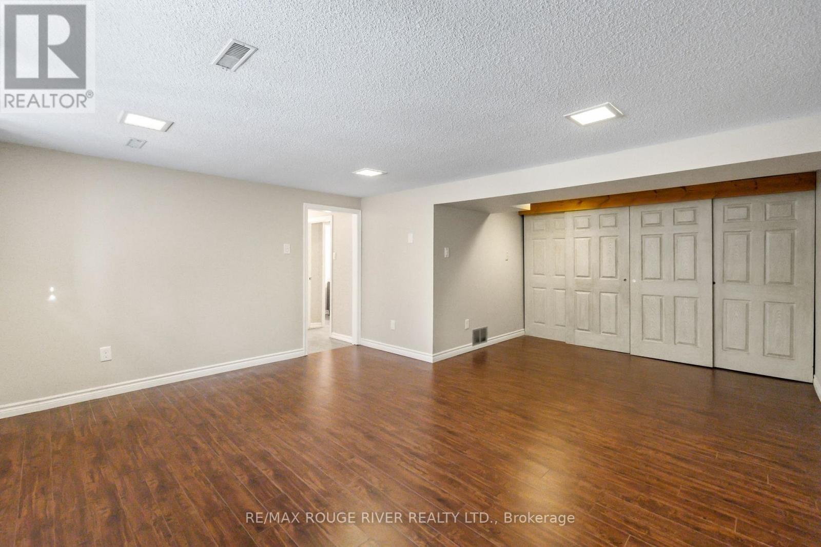 1 Applewood Crescent, Kawartha Lakes (Lindsay), Ontario  K9V 4W7 - Photo 32 - X12267718