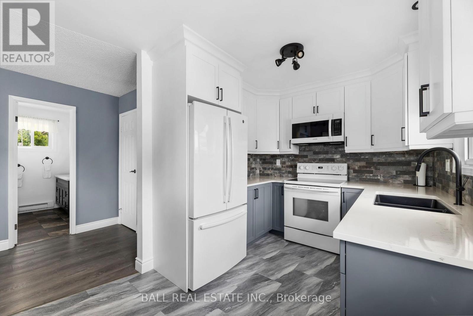 2 Hazel Street, Kawartha Lakes (Lindsay), Ontario  K9V 5M2 - Photo 14 - X12267869