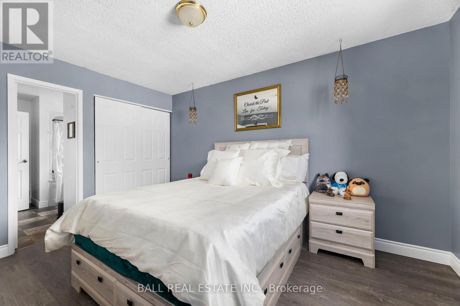 2 Hazel Street, Kawartha Lakes (Lindsay), Ontario  K9V 5M2 - Photo 18 - X12267869
