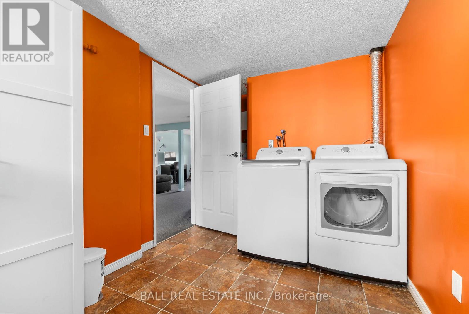 2 Hazel Street, Kawartha Lakes (Lindsay), Ontario  K9V 5M2 - Photo 26 - X12267869