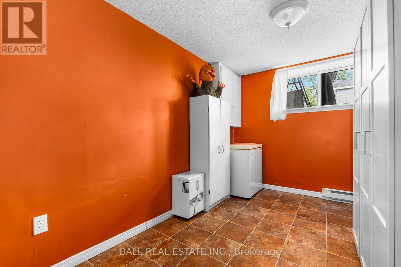 2 Hazel Street, Kawartha Lakes (Lindsay), Ontario  K9V 5M2 - Photo 27 - X12267869