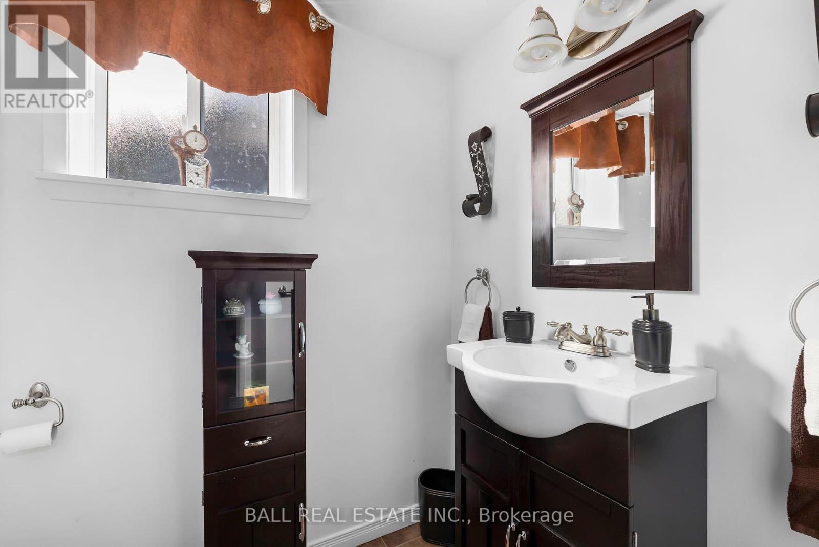2 Hazel Street, Kawartha Lakes (Lindsay), Ontario  K9V 5M2 - Photo 28 - X12267869