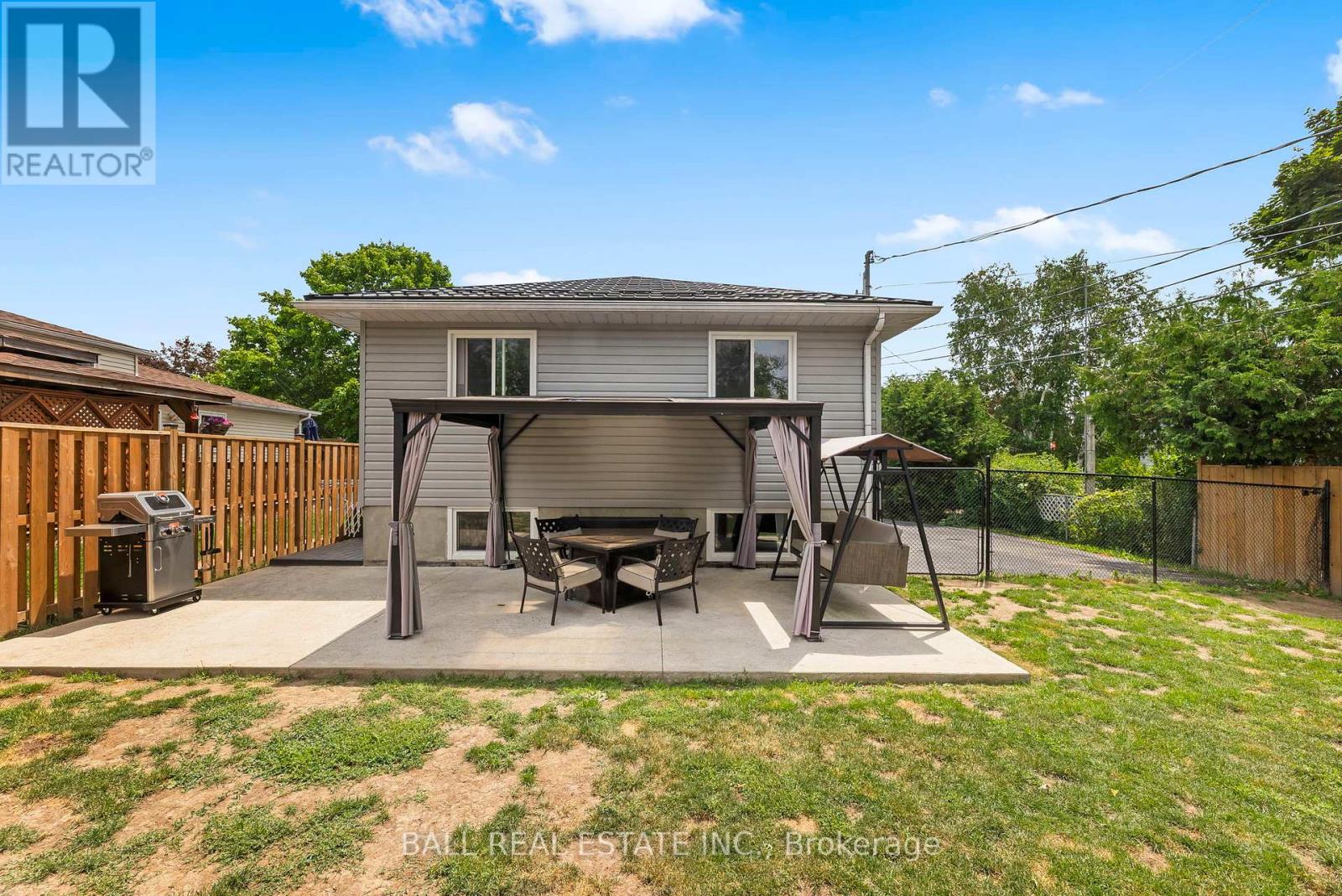 2 Hazel Street, Kawartha Lakes (Lindsay), Ontario  K9V 5M2 - Photo 35 - X12267869