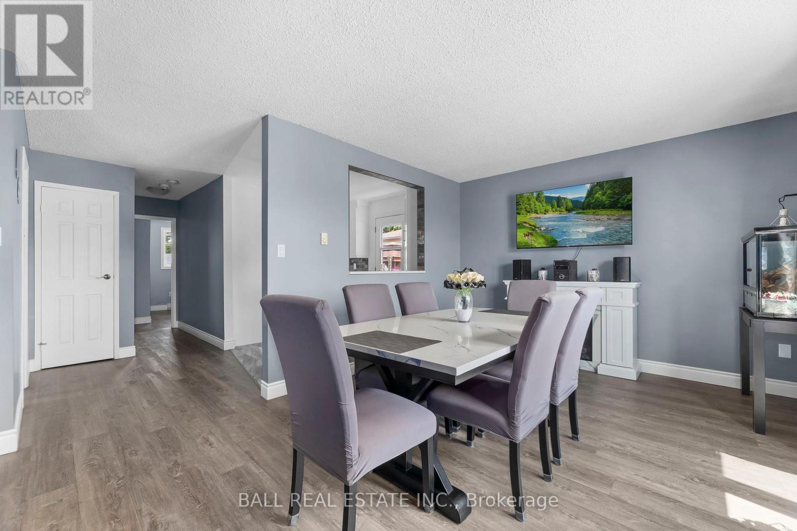 2 Hazel Street, Kawartha Lakes (Lindsay), Ontario  K9V 5M2 - Photo 8 - X12267869