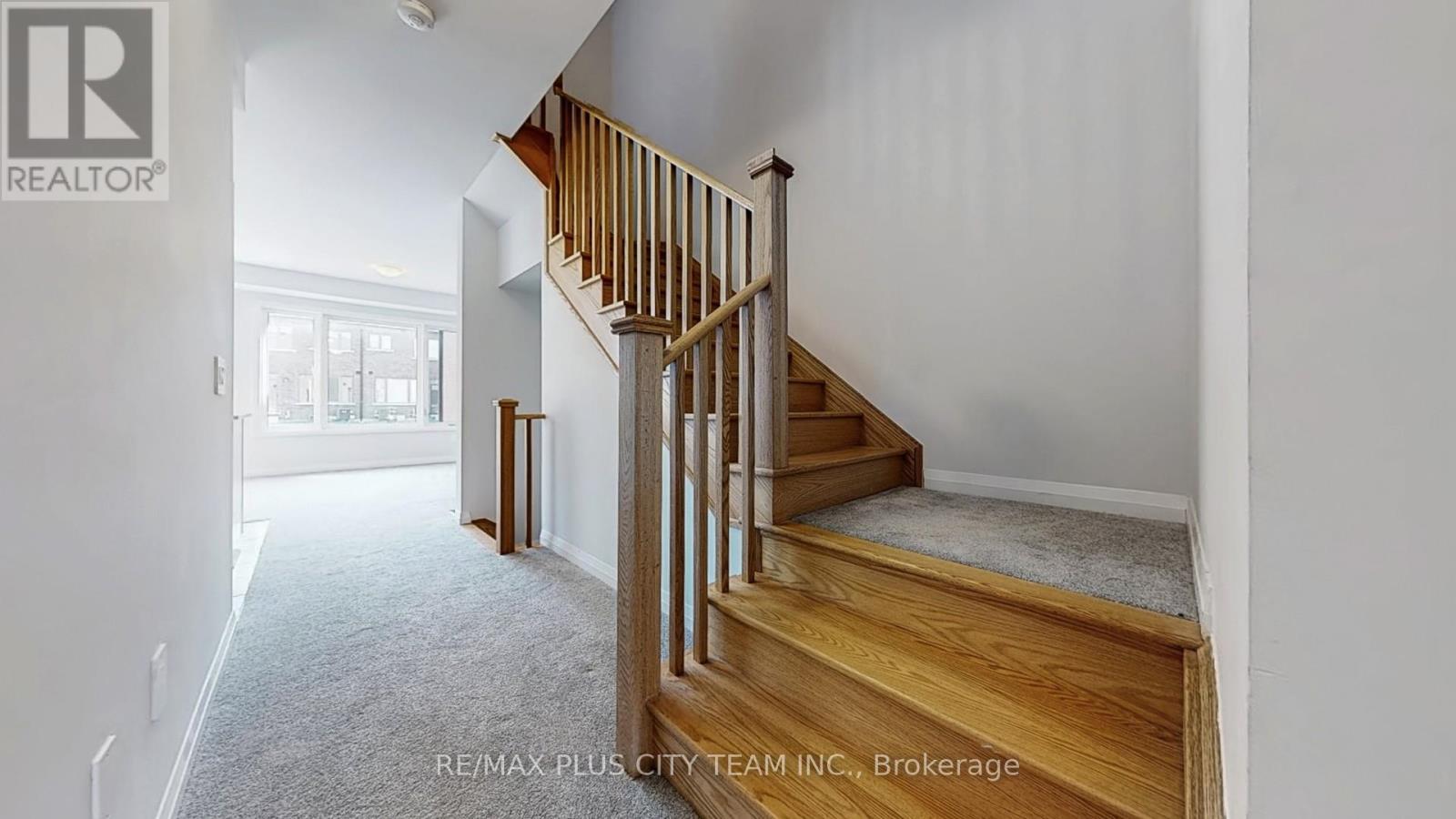 32 Keenan Street, Kawartha Lakes (Lindsay), Ontario  K9V 6C2 - Photo 12 - X12267867