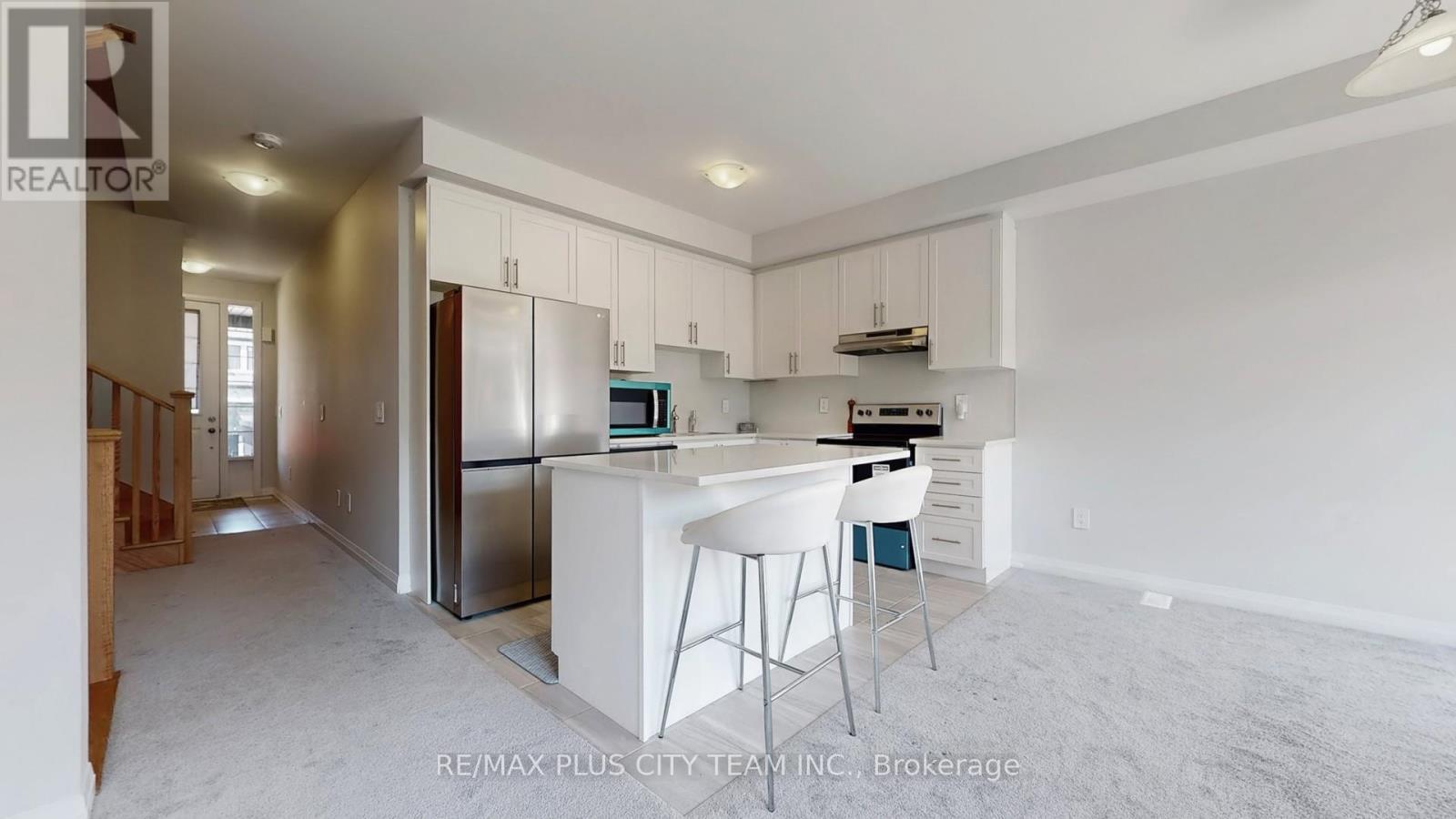 32 Keenan Street, Kawartha Lakes (Lindsay), Ontario  K9V 6C2 - Photo 8 - X12267867
