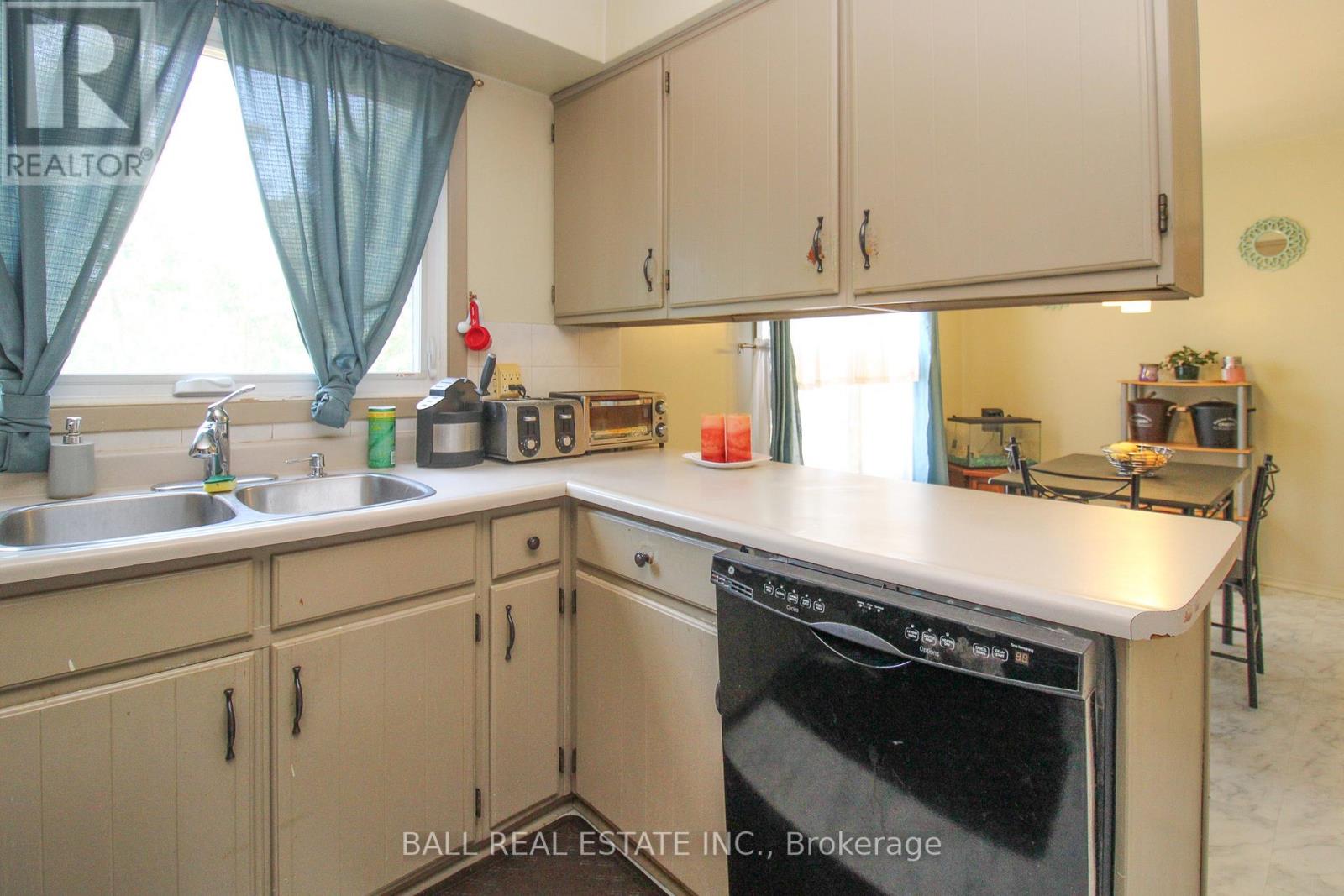 1305 Bridle Drive, Peterborough West (North), Ontario  K9J 7J7 - Photo 10 - X12268255