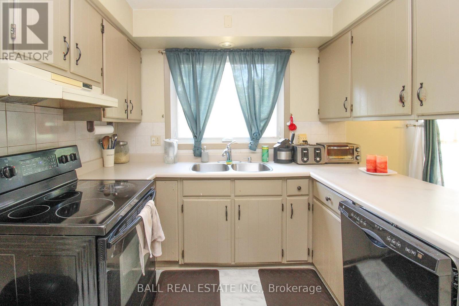 1305 Bridle Drive, Peterborough West (North), Ontario  K9J 7J7 - Photo 9 - X12268255