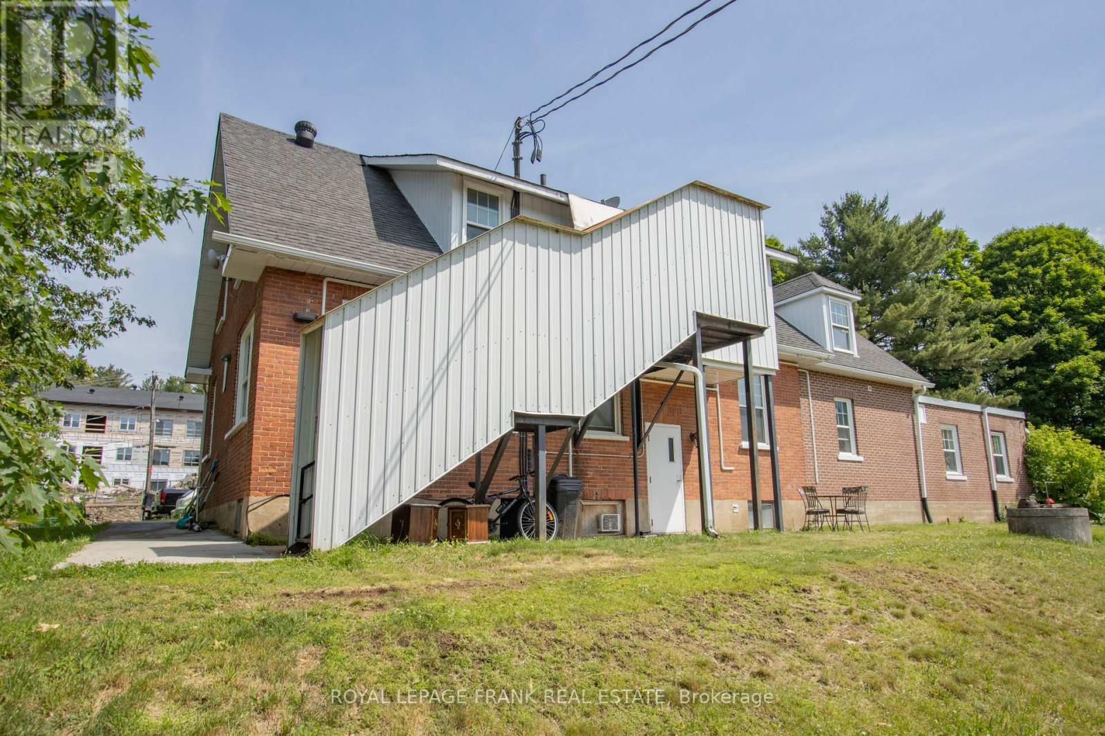 33 Flint Avenue, Bancroft (Bancroft Ward), Ontario  K0L 1C0 - Photo 3 - X12268338