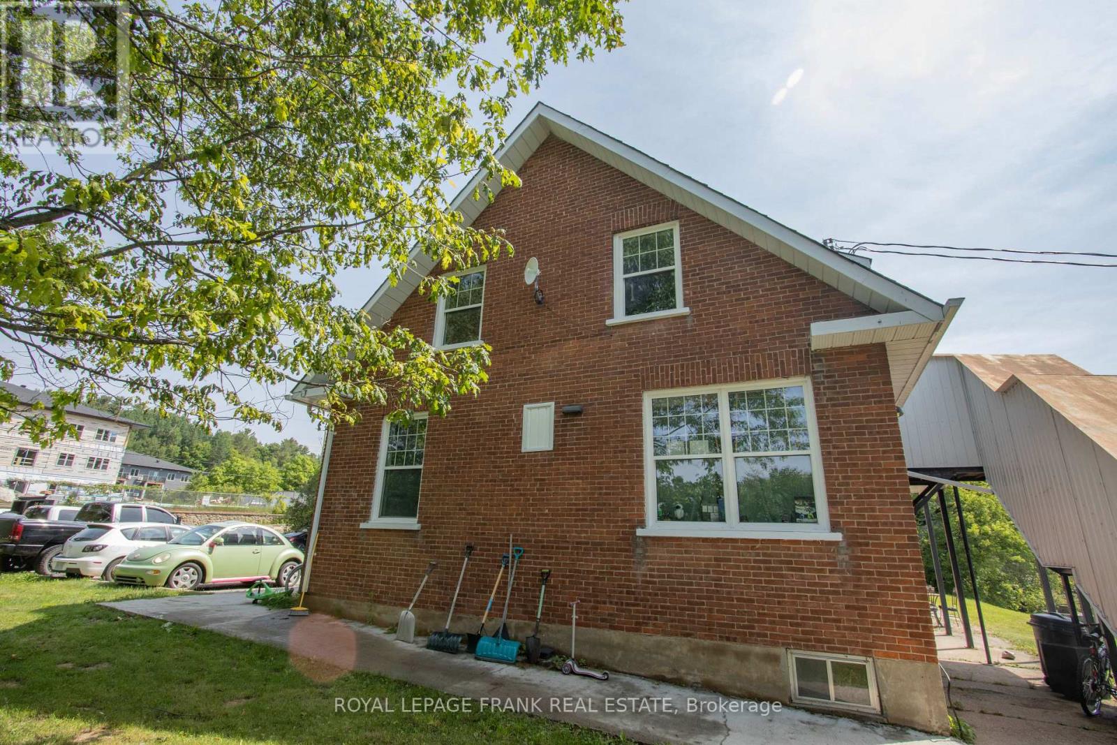 33 Flint Avenue, Bancroft (Bancroft Ward), Ontario  K0L 1C0 - Photo 4 - X12268338