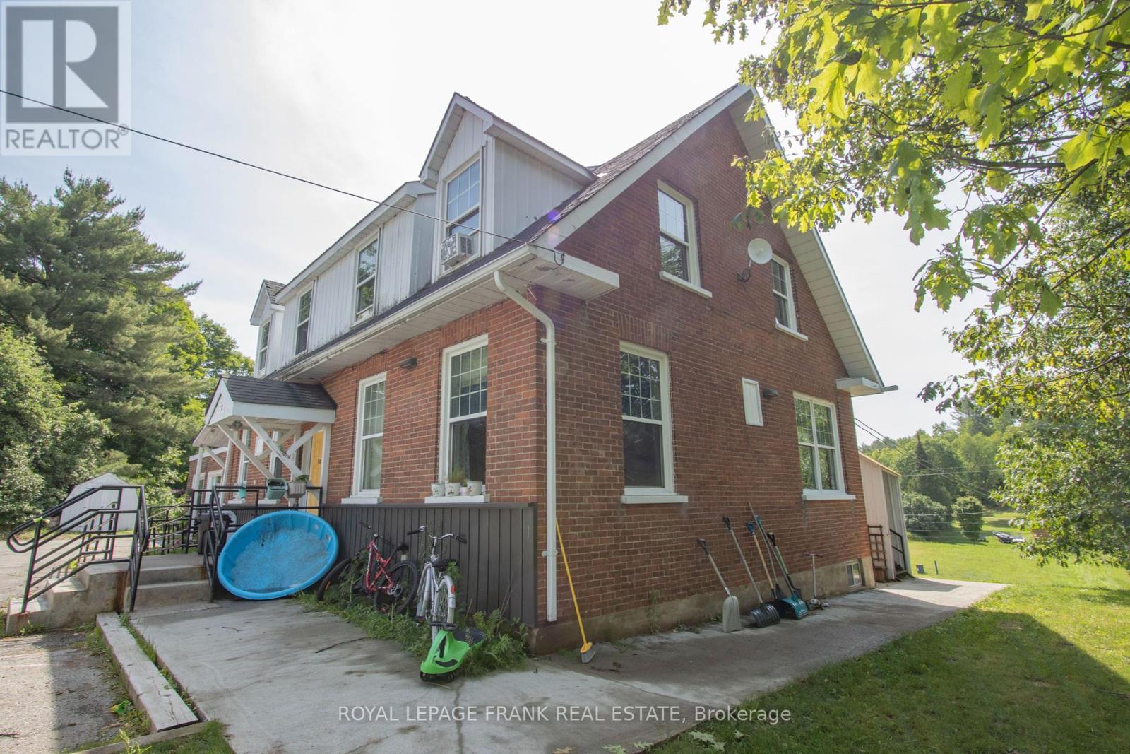33 Flint Avenue, Bancroft (Bancroft Ward), Ontario  K0L 1C0 - Photo 5 - X12268338