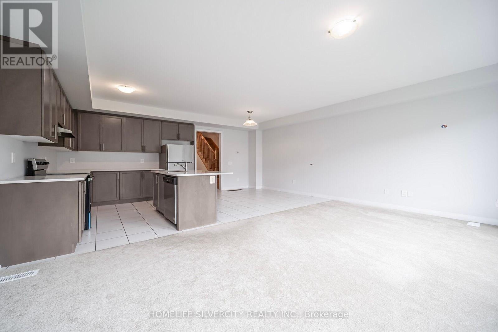 34 Keenan Street, Kawartha Lakes (Lindsay), Ontario  K9V 6C2 - Photo 16 - X12268217
