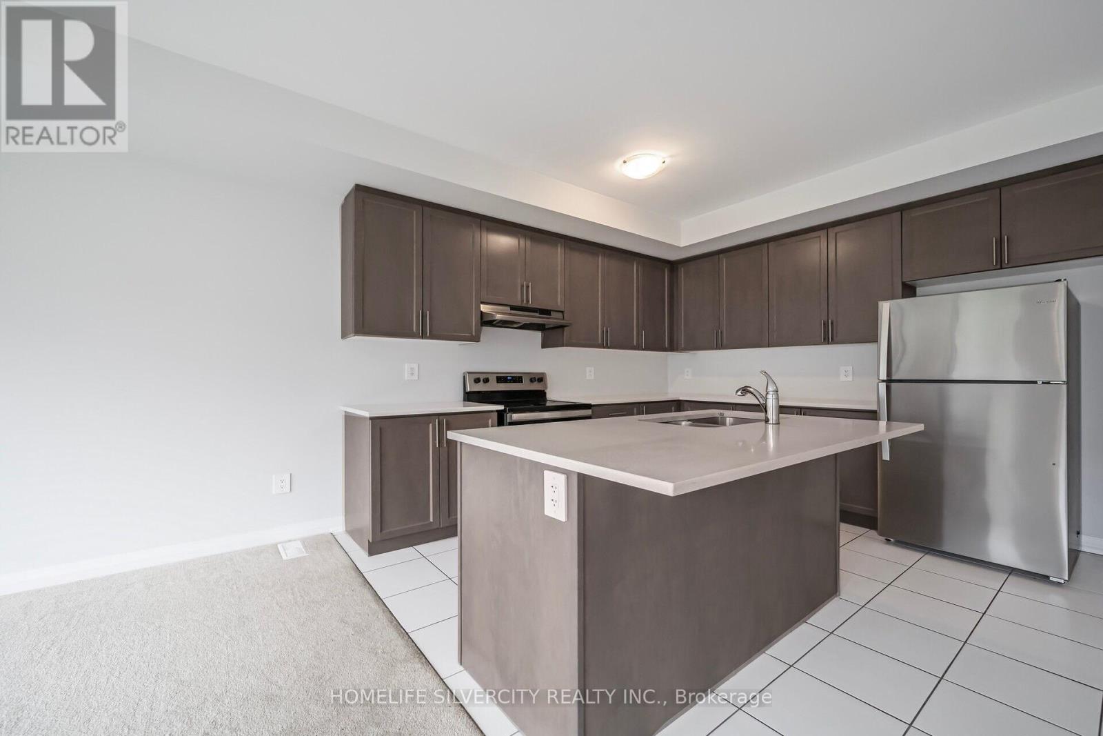 34 Keenan Street, Kawartha Lakes (Lindsay), Ontario  K9V 6C2 - Photo 18 - X12268217