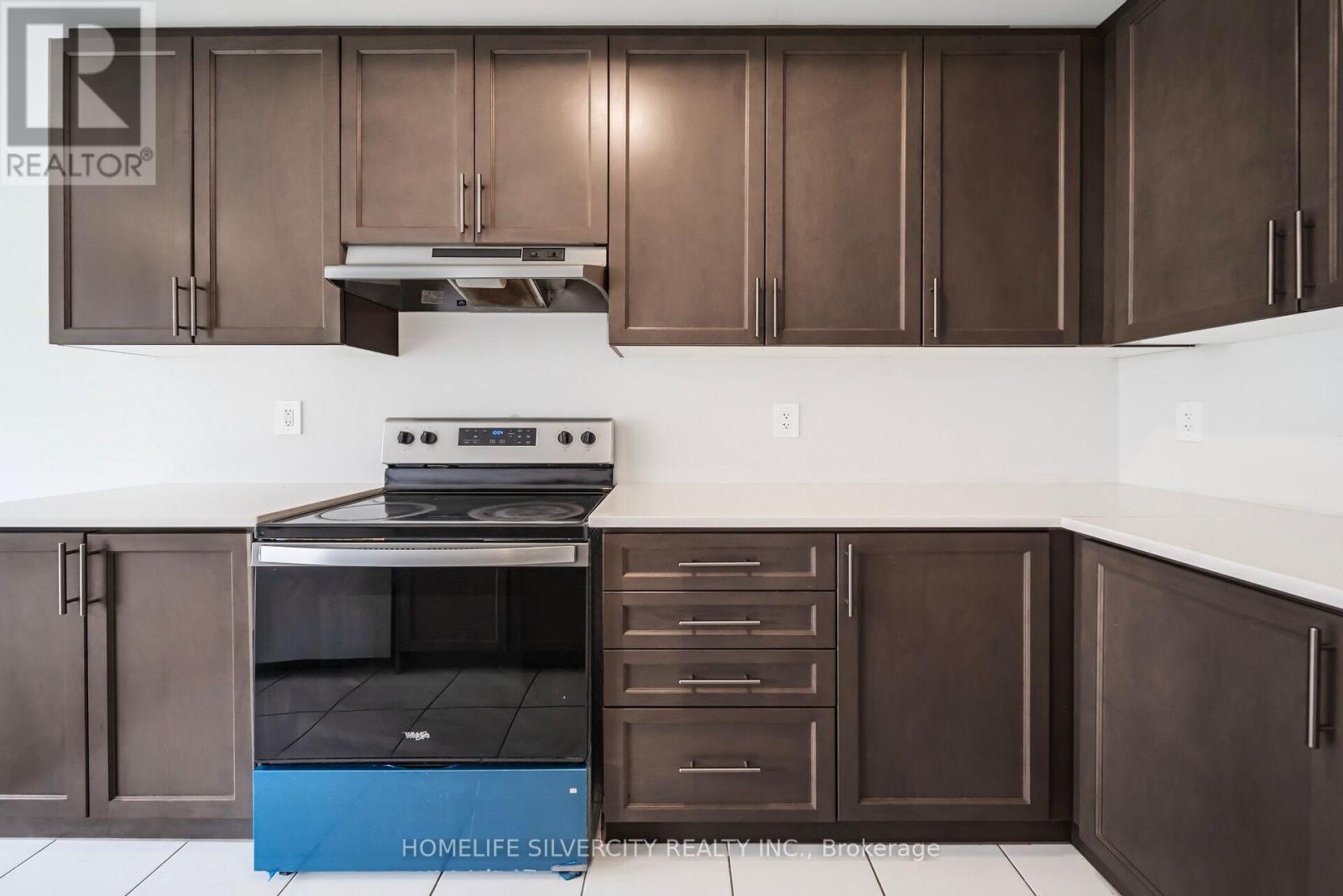 34 Keenan Street, Kawartha Lakes (Lindsay), Ontario  K9V 6C2 - Photo 21 - X12268217
