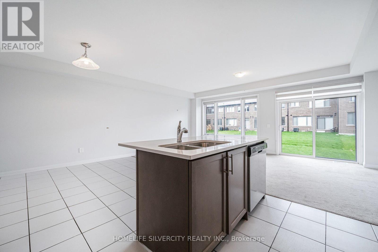 34 Keenan Street, Kawartha Lakes (Lindsay), Ontario  K9V 6C2 - Photo 23 - X12268217