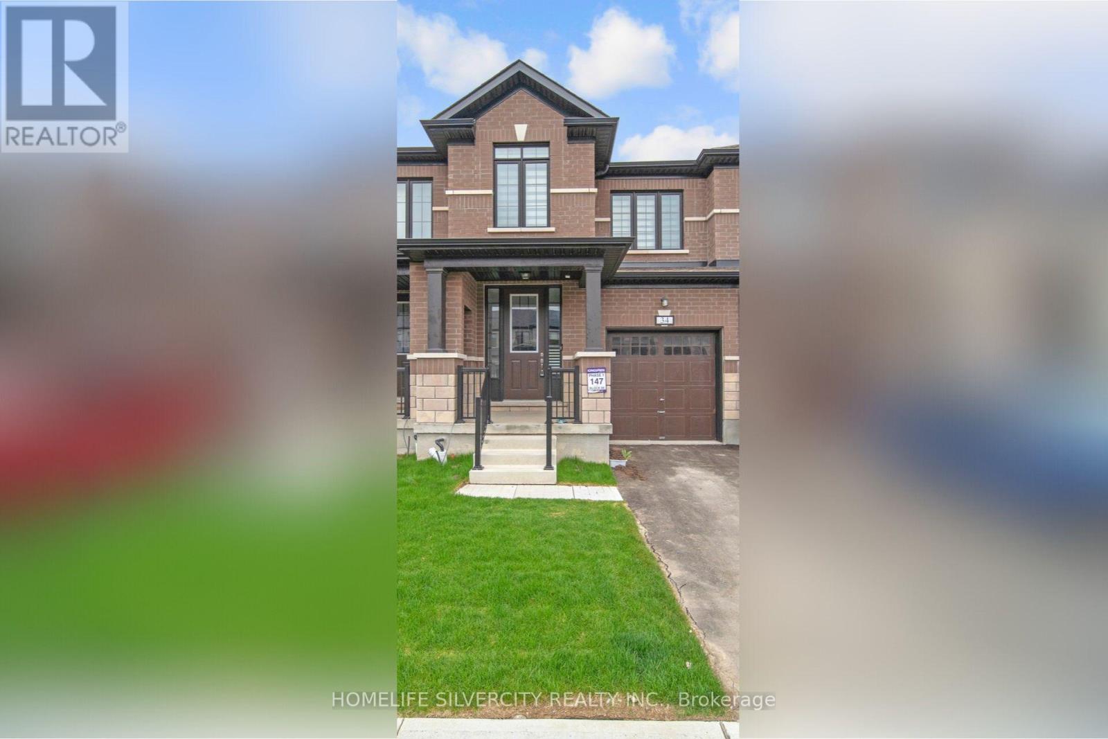 34 Keenan Street, Kawartha Lakes (Lindsay), Ontario  K9V 6C2 - Photo 3 - X12268217