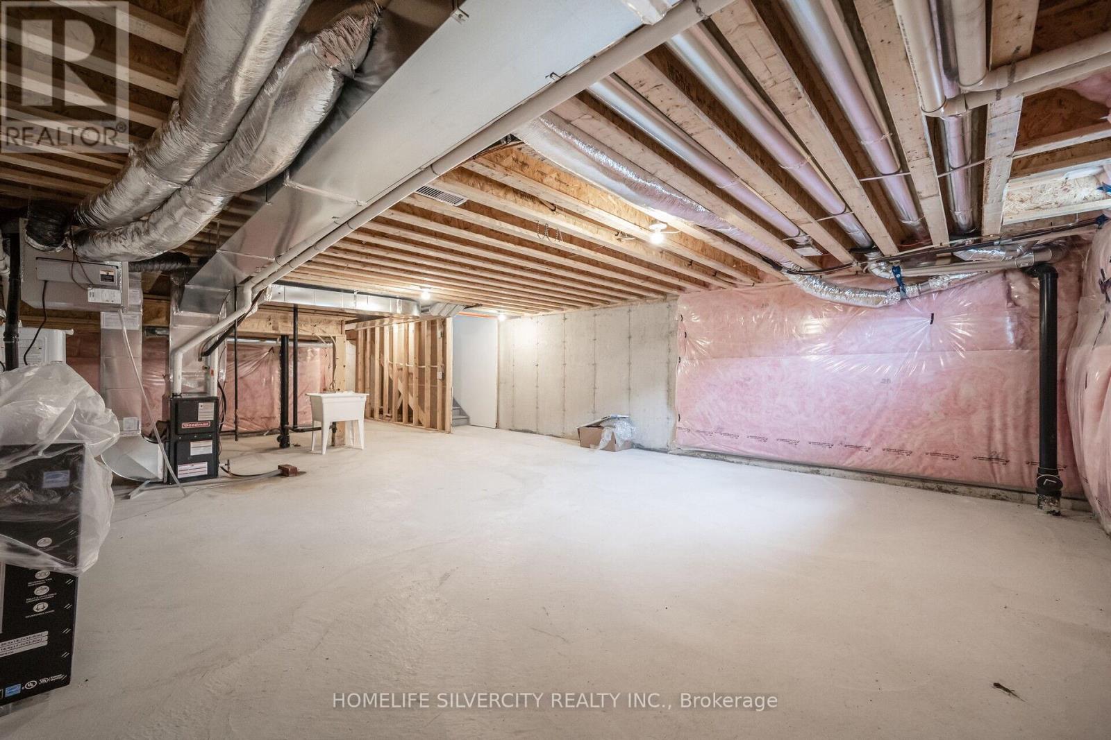 34 Keenan Street, Kawartha Lakes (Lindsay), Ontario  K9V 6C2 - Photo 44 - X12268217