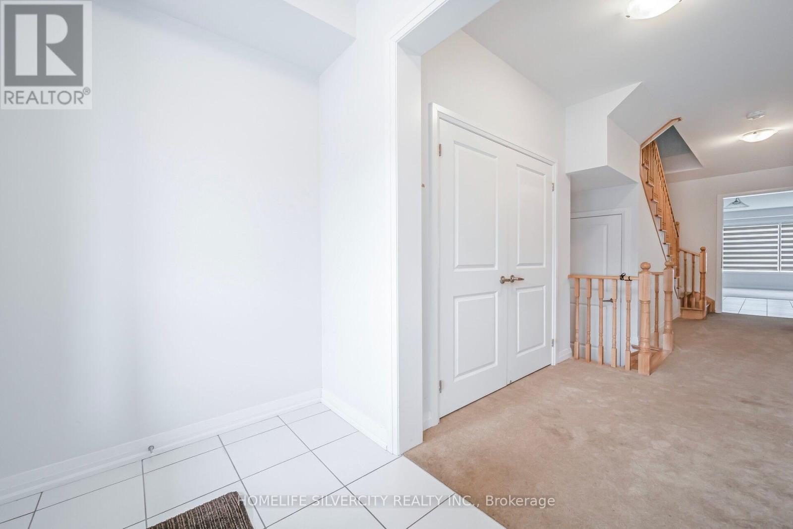 34 Keenan Street, Kawartha Lakes (Lindsay), Ontario  K9V 6C2 - Photo 6 - X12268217