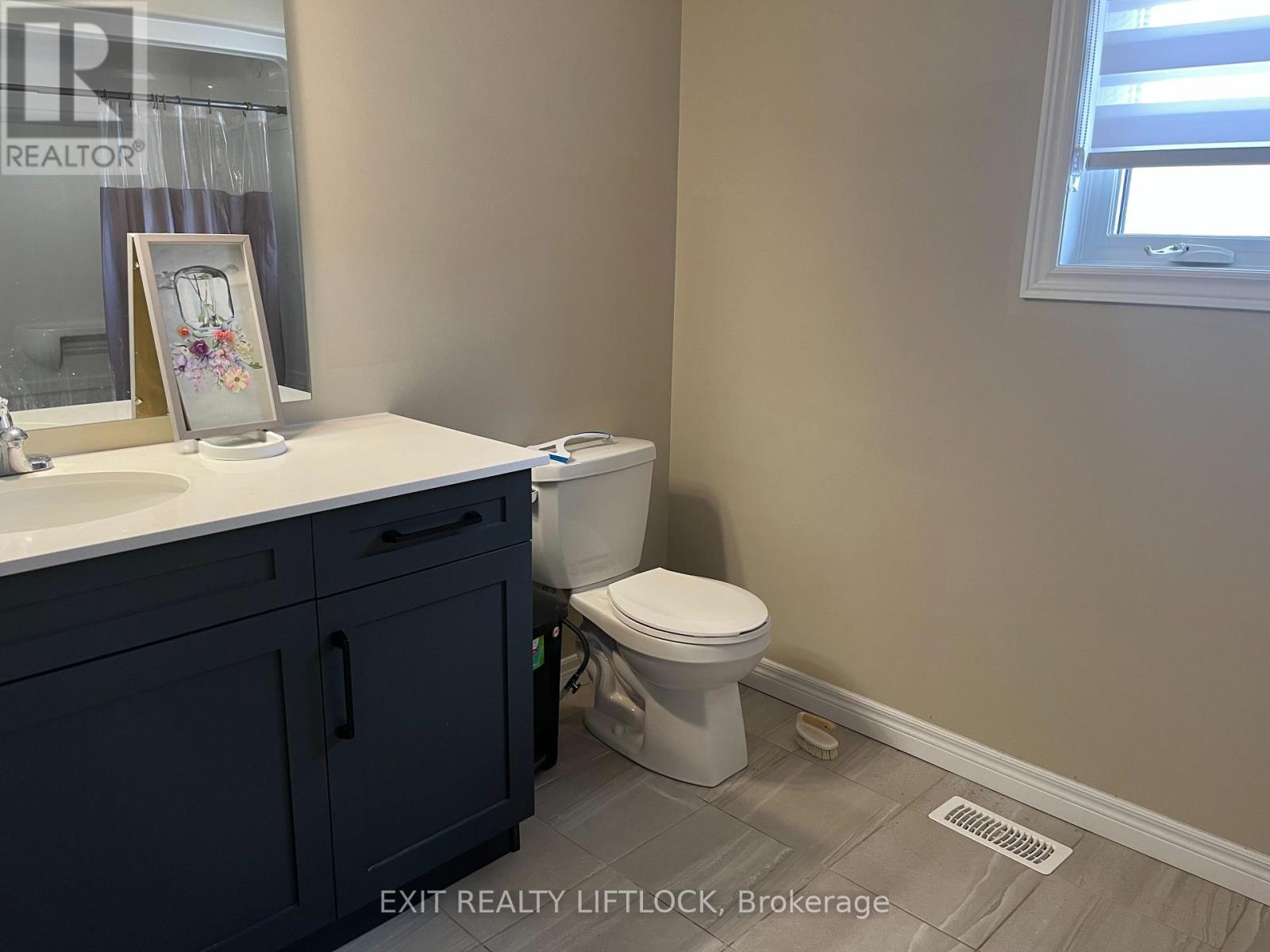 37 York Drive, Peterborough North (North), Ontario  K9J 6X4 - Photo 17 - X12268886